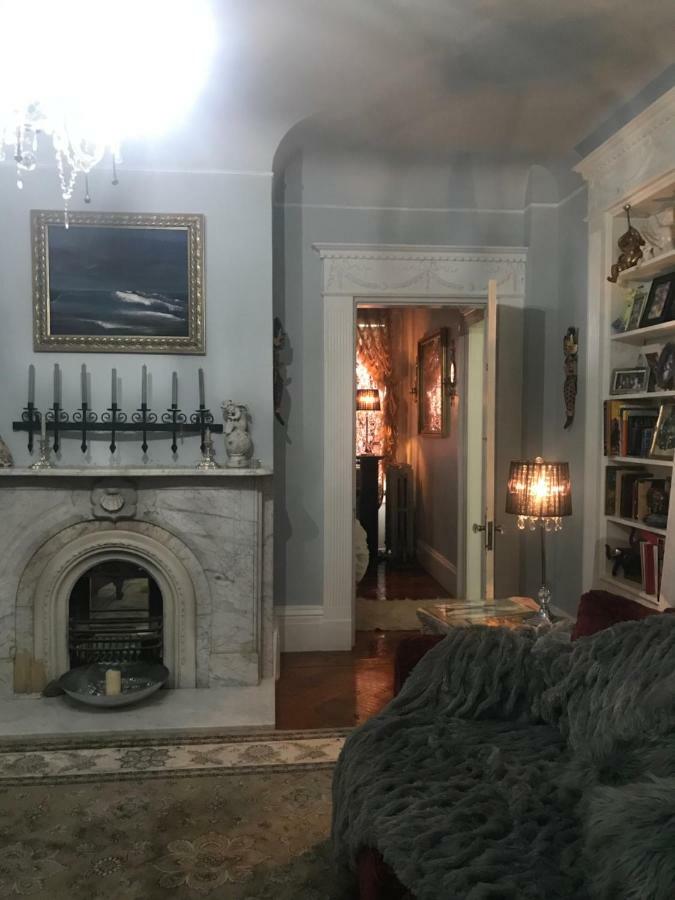 Bel'S Inn Bed And Breakfast Кингстън Екстериор снимка