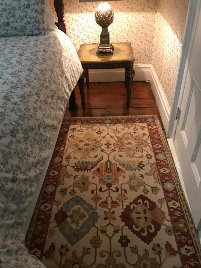 Bel'S Inn Bed And Breakfast Кингстън Екстериор снимка