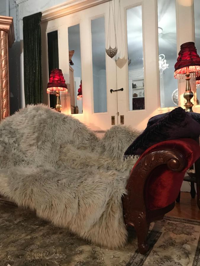 Bel'S Inn Bed And Breakfast Кингстън Екстериор снимка