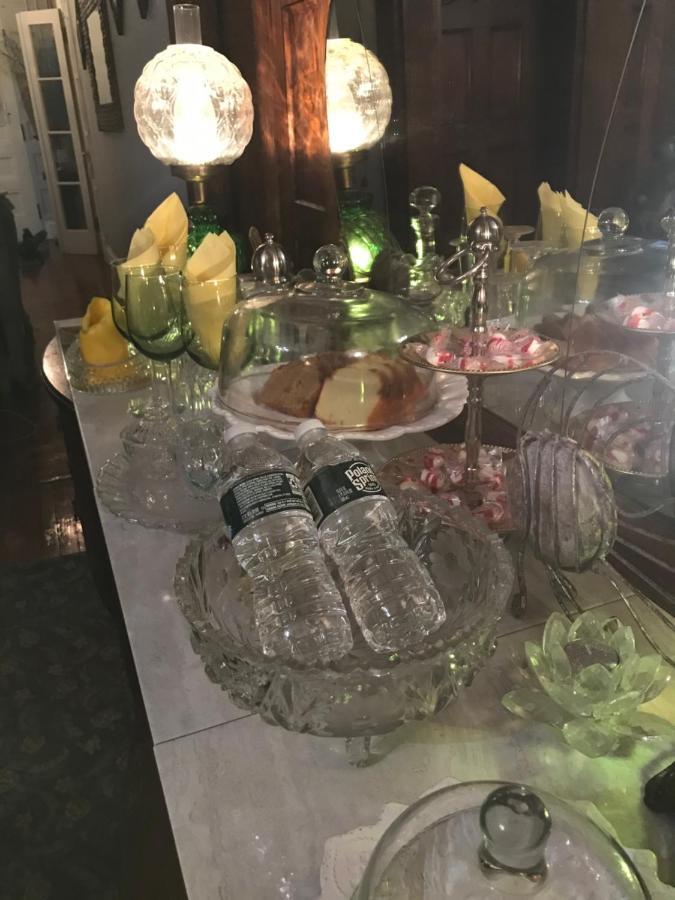 Bel'S Inn Bed And Breakfast Кингстън Екстериор снимка
