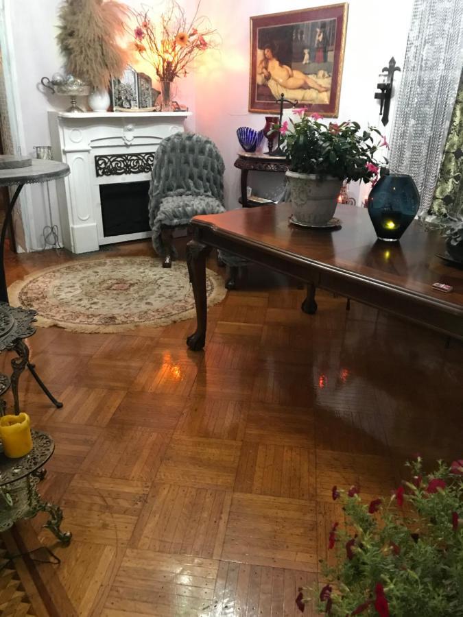 Bel'S Inn Bed And Breakfast Кингстън Екстериор снимка